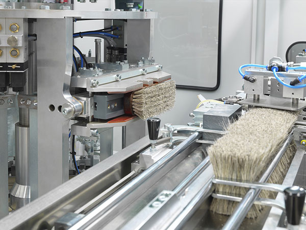 • Perfect integration of machinery&nbsp;<br />
and craftsmanship<br />